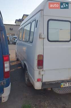 Mercedes-Benz T1  1993