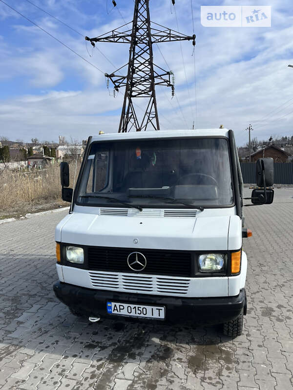 Евакуатор Mercedes-Benz T1