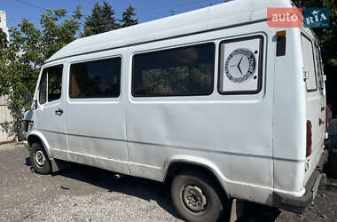 Mercedes-Benz T1  1990