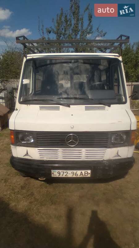 Микроавтобус Mercedes-Benz T1