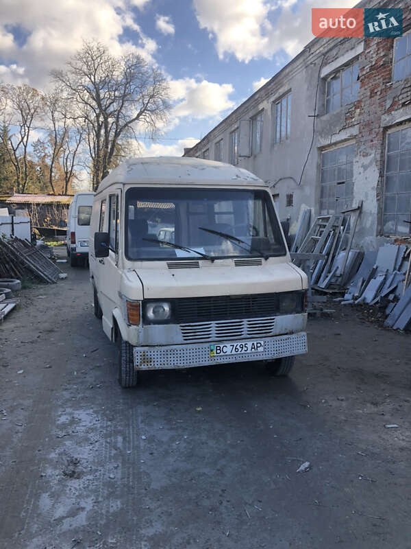 Вантажний фургон Mercedes-Benz T1