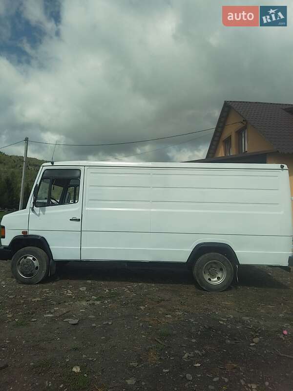 Вантажний фургон Mercedes-Benz T2