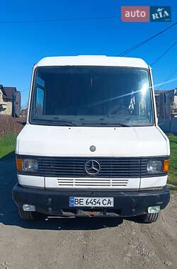 Mercedes-Benz T2  1990