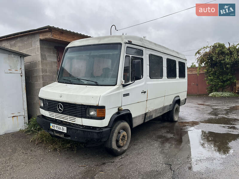 Вантажопасажирський фургон Mercedes-Benz T2