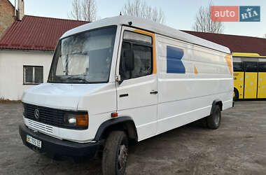 Mercedes-Benz T2  1992