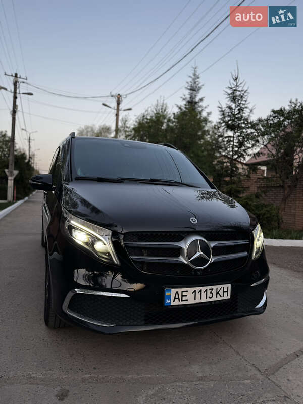 Мінівен Mercedes-Benz V-Class