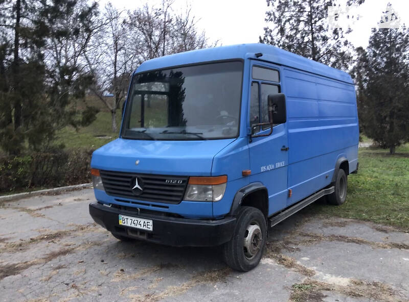 Вантажний фургон Mercedes-Benz Vario