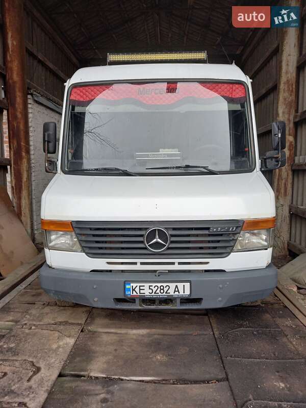 Эвакуатор Mercedes-Benz Vario