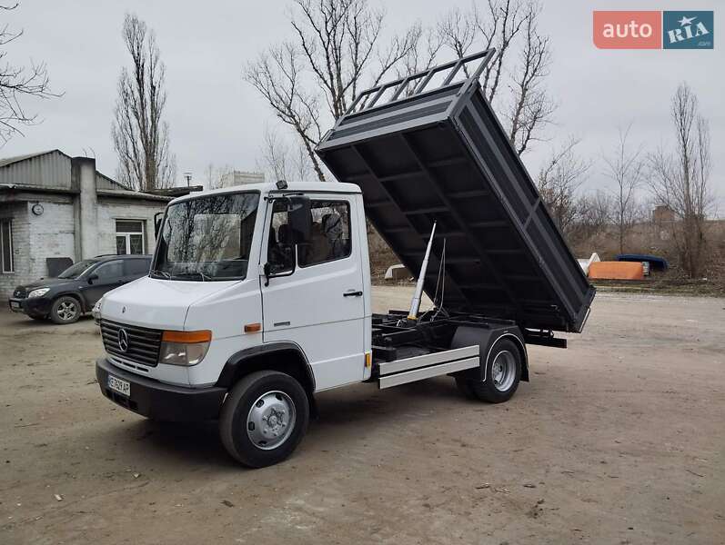 Самосвал Mercedes-Benz Vario