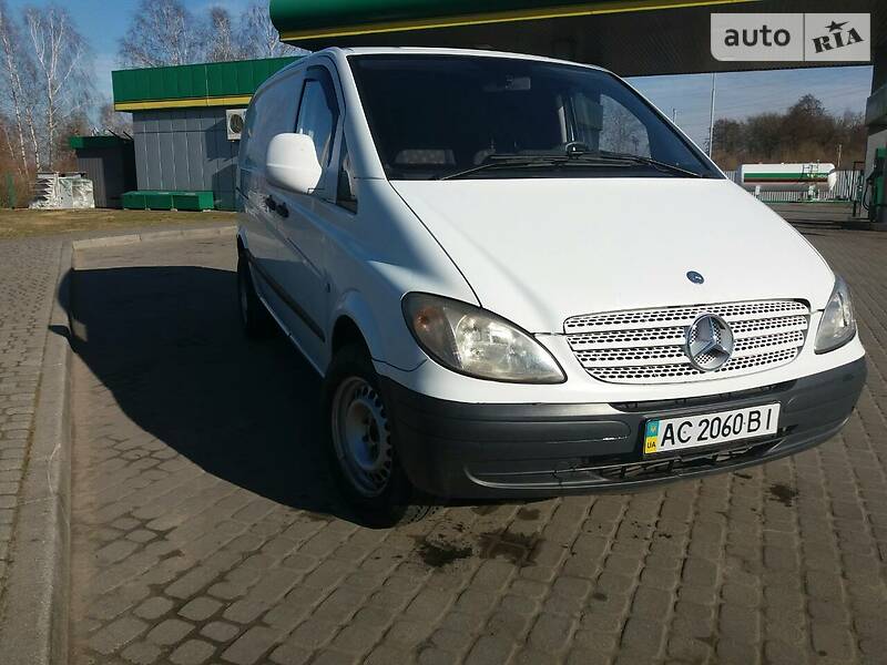 Вантажний фургон Mercedes-Benz Vito