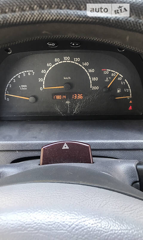 Седан Mercedes-Benz Vito