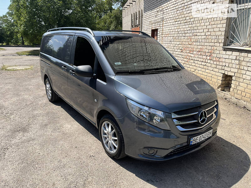 Грузопассажирский фургон Mercedes-Benz Vito
