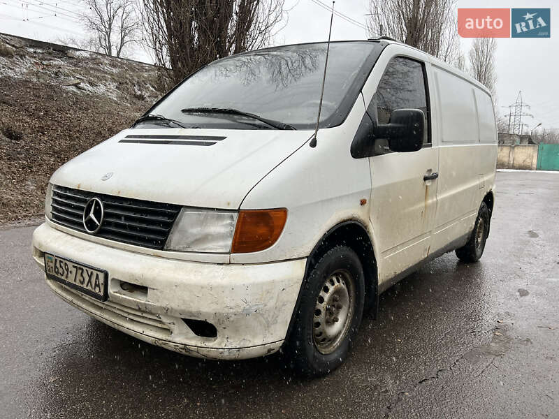 Вантажний фургон Mercedes-Benz Vito