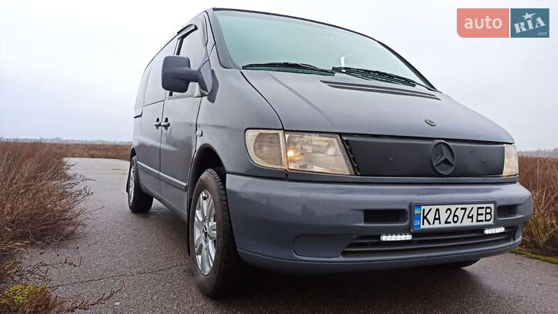 Минивэн Mercedes-Benz Vito