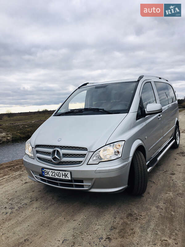 Mercedes Vito 2010 року в Рівному