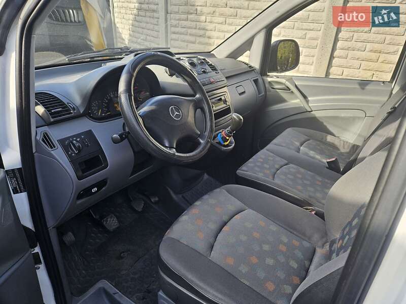 Грузовой фургон Mercedes-Benz Vito