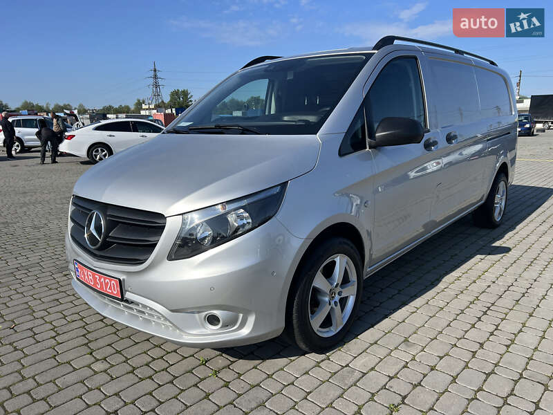 Вантажний фургон Mercedes-Benz Vito