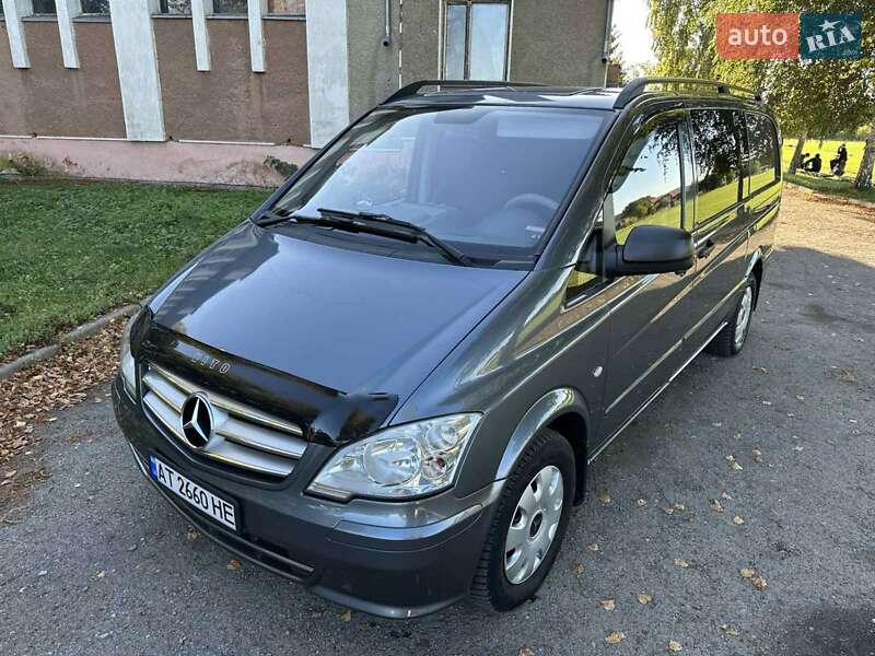 Вантажопасажирський фургон Mercedes-Benz Vito