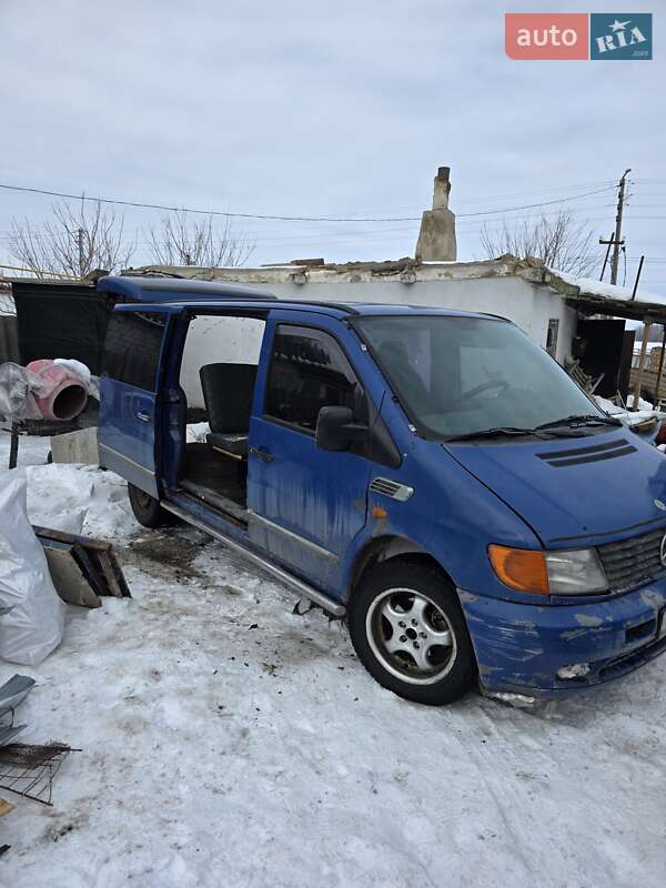 Вантажний фургон Mercedes-Benz Vito