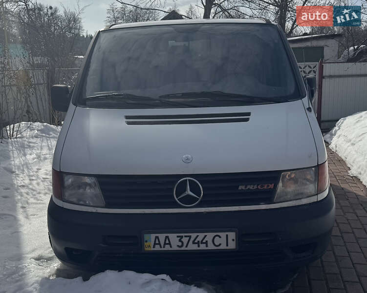 Грузовой фургон Mercedes-Benz Vito