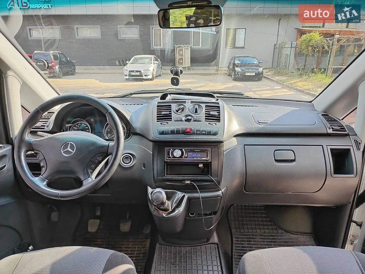 2010 Mercedes-Benz Vito - мініатюра 2