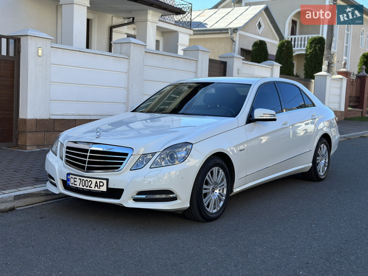 2010 Mercedes-Benz E-klasse - фото 1
