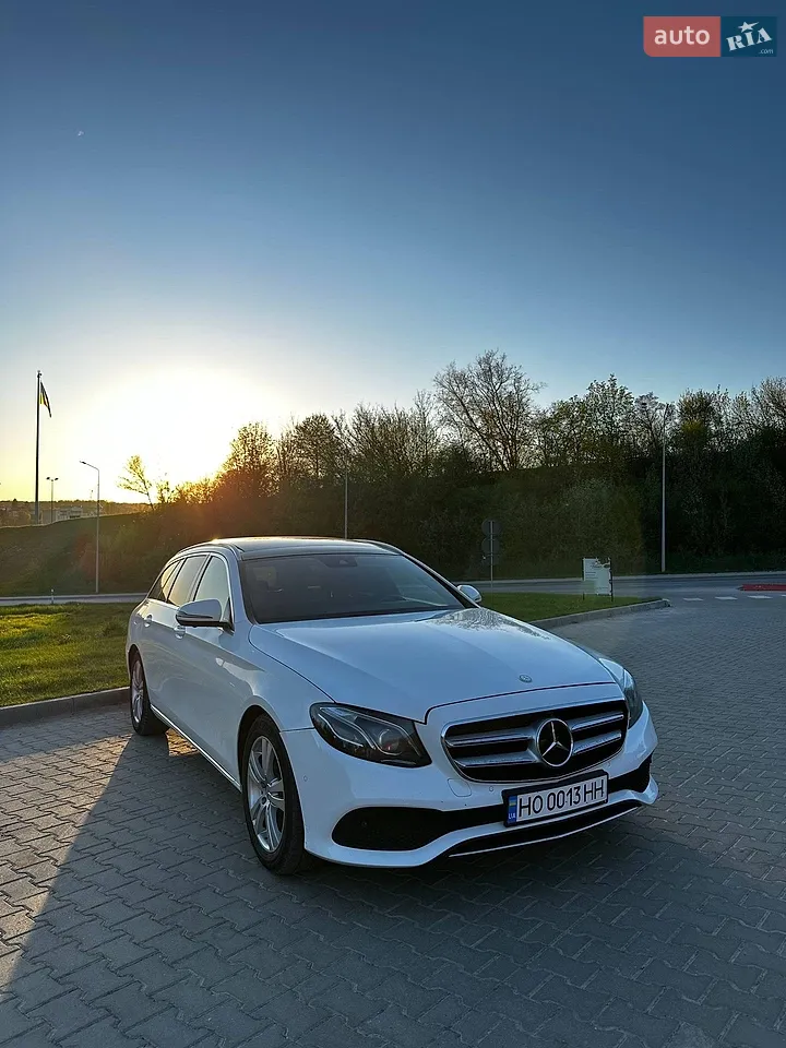 2016 Mercedes-Benz E-klasse - фото 1