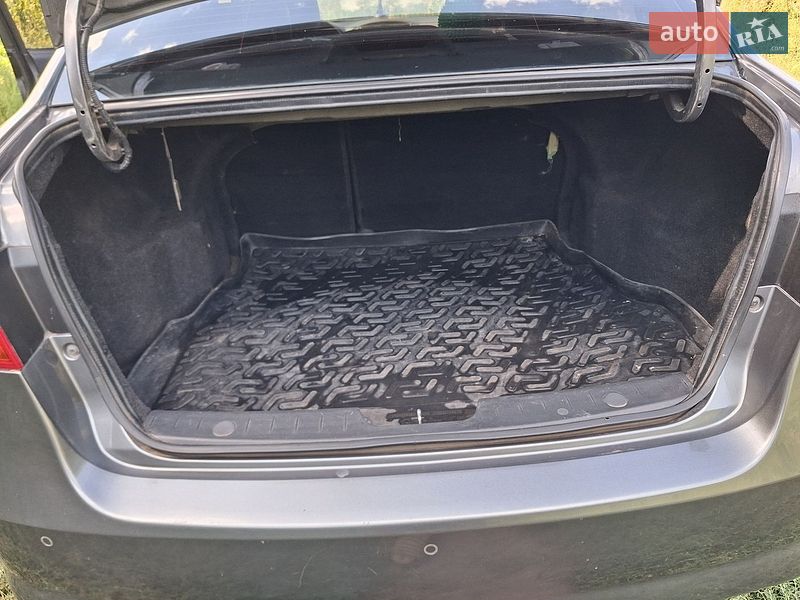 Седан MG 350 2012 в Барвінковому