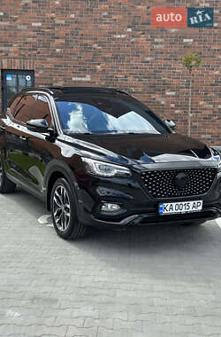 MG HS  2022