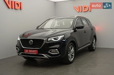 MG HS  2021