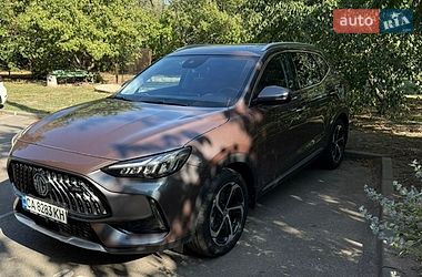MG HS  2024