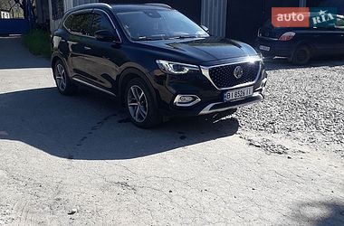 MG HS 2022