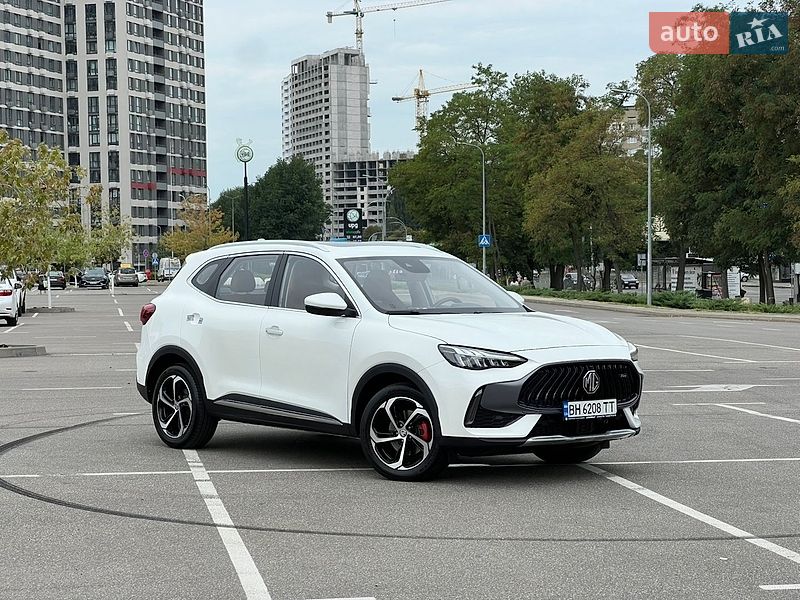MG HS 2023