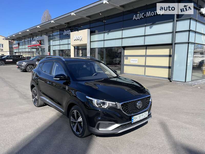 Седан MG ZS EV