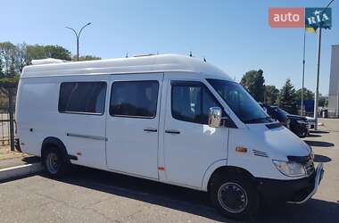 Характеристики Mercedes-Benz Sprinter Мікроавтобус