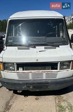 Характеристики Mercedes-Benz T1 Мікроавтобус