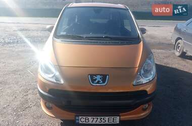 Характеристики Peugeot 1007 Микровэн