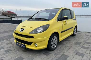 Характеристики Peugeot 1007 Микровэн