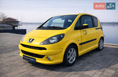 Характеристики Peugeot 1007 Мікровен