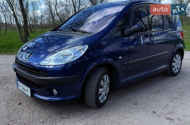 Характеристики Peugeot 1007 Микровэн