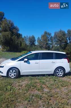 Характеристики Peugeot 5008 Мікровен