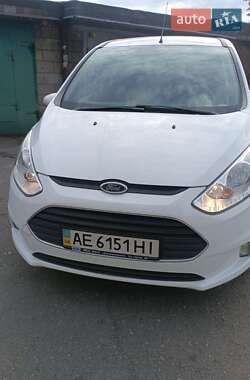 Характеристики Ford B-Max Мікровен