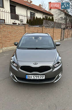 Характеристики Kia Carens Мікровен
