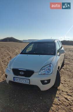 Характеристики Kia Carens Микровэн