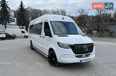 Характеристики Mercedes-Benz Sprinter Микровэн
