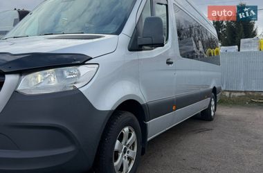 Характеристики Mercedes-Benz Sprinter Мікровен