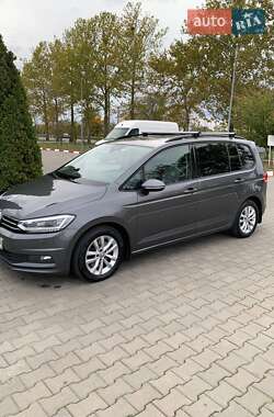 Характеристики Volkswagen Touran Микровэн