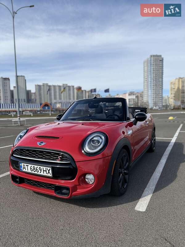 Кабріолет MINI Convertible