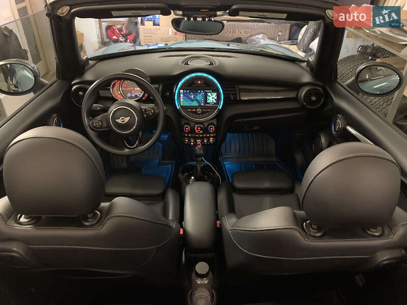 Кабріолет MINI Convertible 2017 в Києві