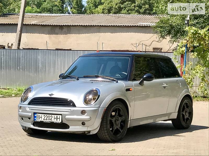 Mini Cooper 2003 года